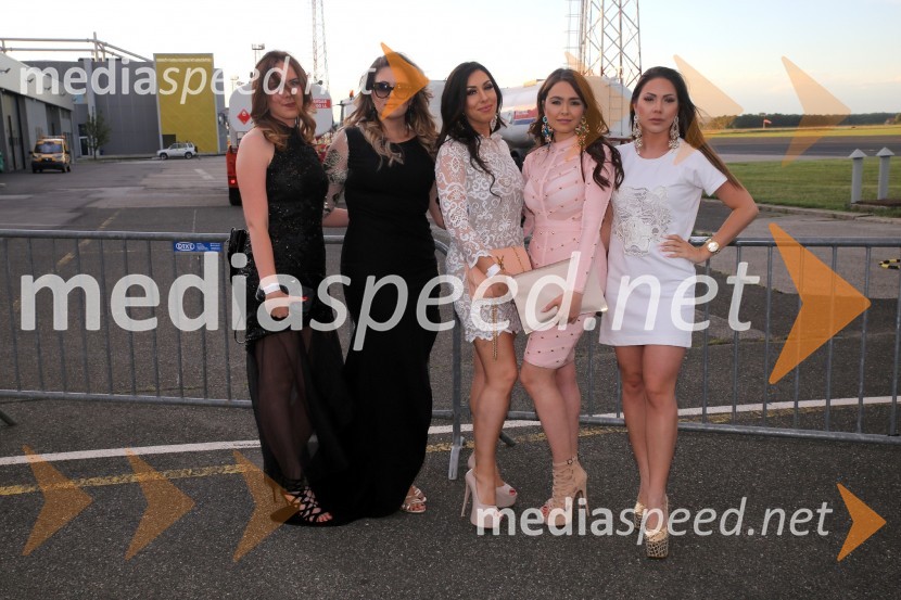 Terminal D8, modni spektakel