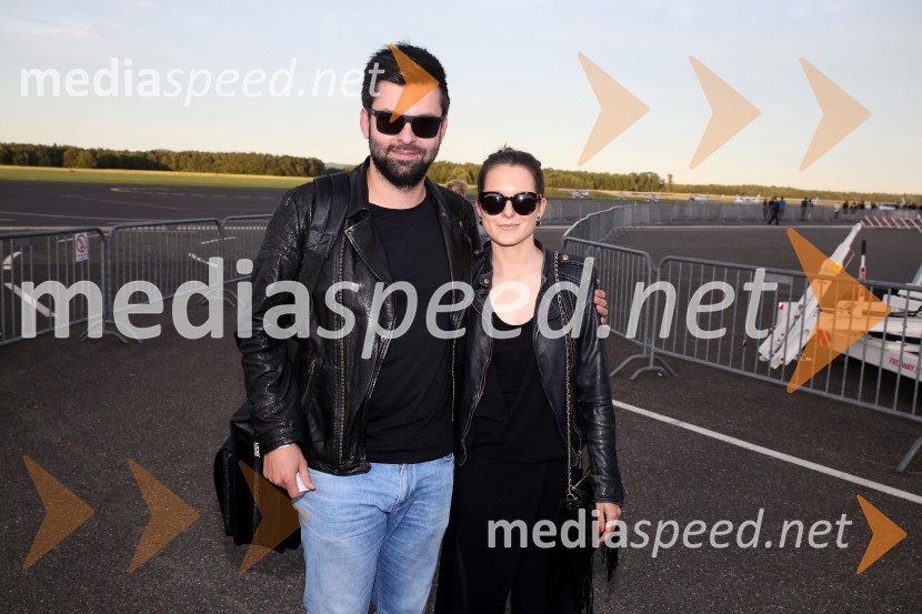  Tim Urbanja, DJ;  ... Terminal D8, modni spektakel