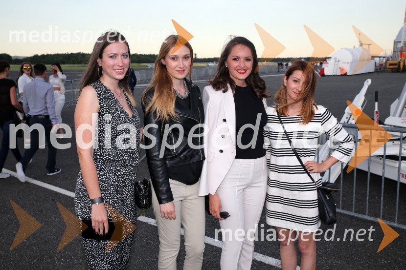 Terminal D8, modni spektakel