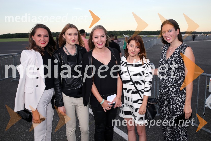 Terminal D8, modni spektakel