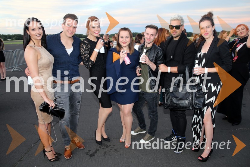  ... ;  Tim Kores - Kori, glasbenik;  ... ;  Tanja Kocman, stand up komičarka;  ... ;  Nejc Simšič, novinar;  ... Terminal D8, modni spektakel