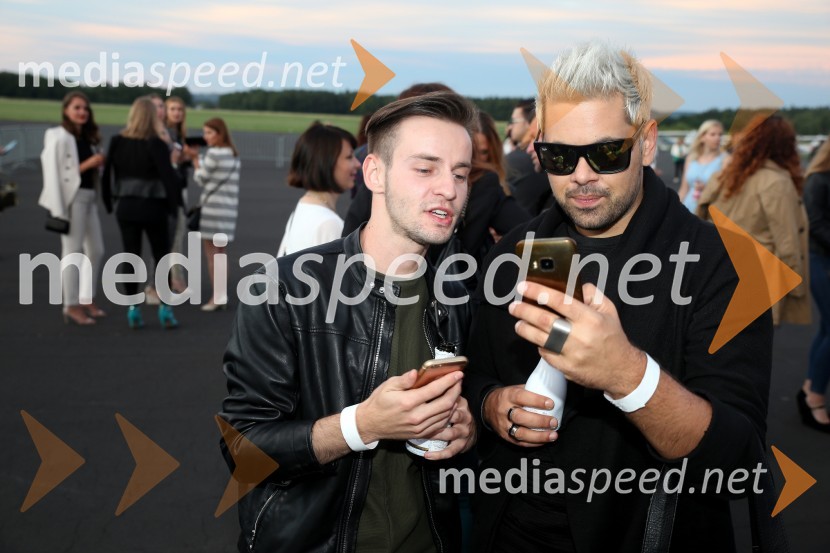  ... ;  Nejc Simšič, novinarTerminal D8, modni spektakel