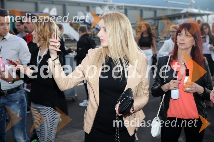 Terminal D8, modni spektakel