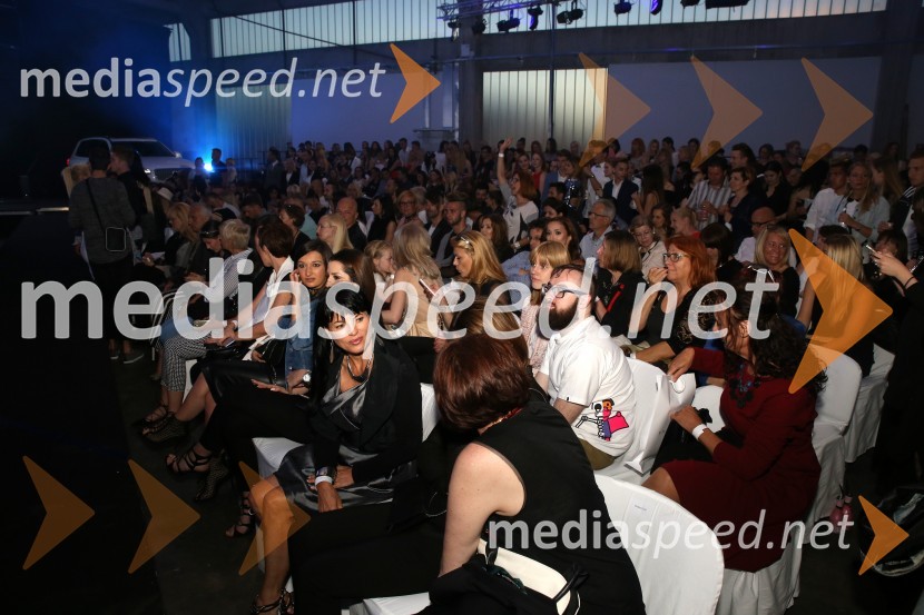 Terminal D8, modni spektakel