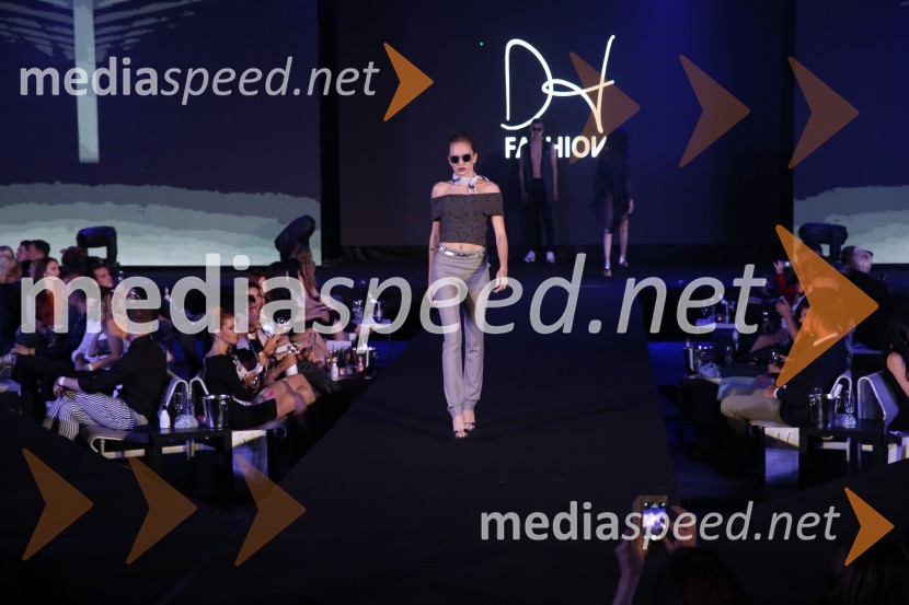 Terminal D8, modni spektakel