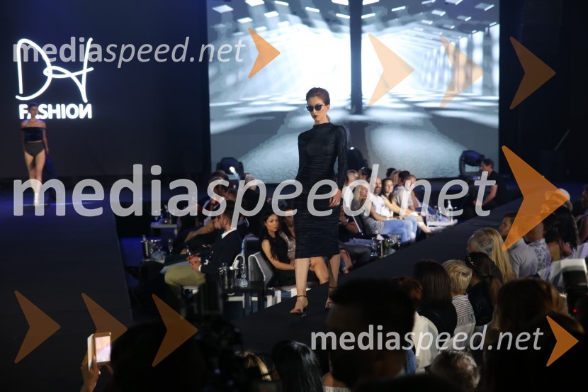 Terminal D8, modni spektakel