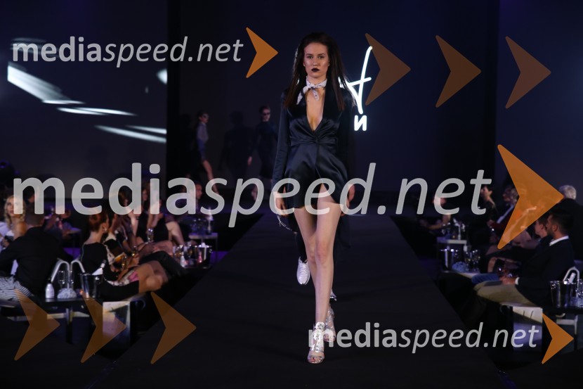 Terminal D8, modni spektakel