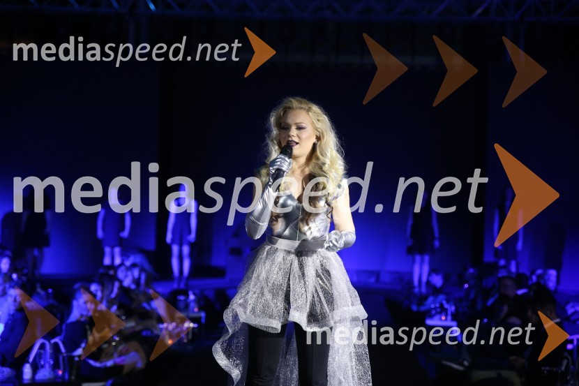 Terminal D8, modni spektakel