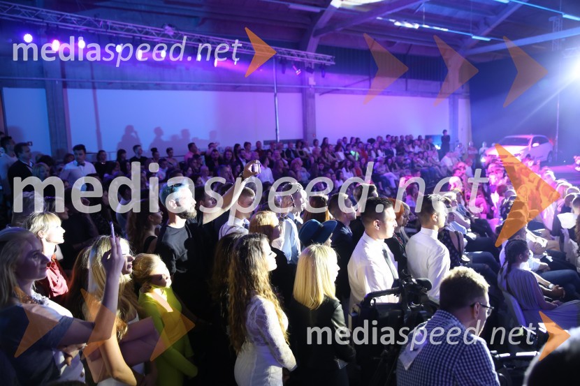 Terminal D8, modni spektakel