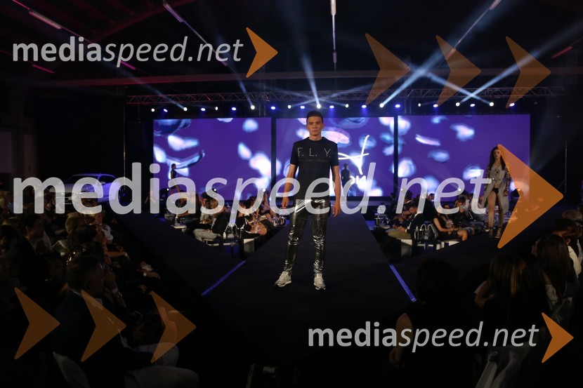 Terminal D8, modni spektakel