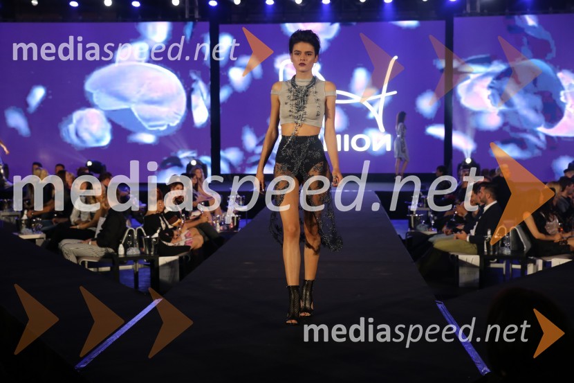 Terminal D8, modni spektakel