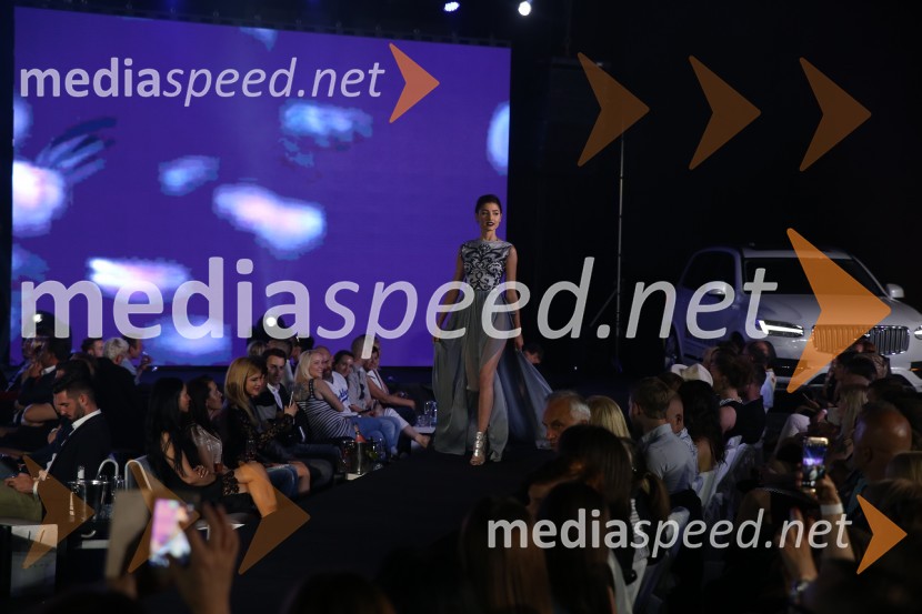 Terminal D8, modni spektakel