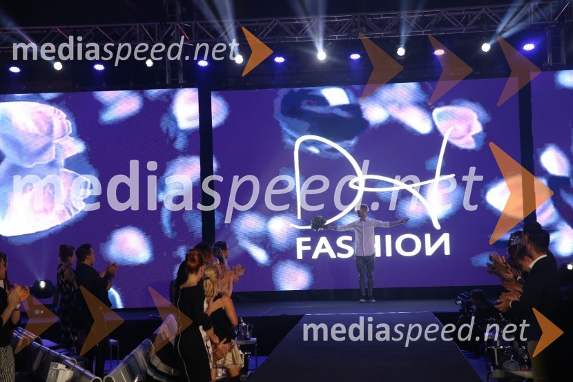 Terminal D8, modni spektakel