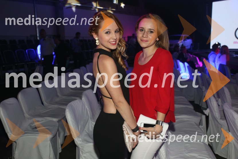  Ina Unuk;  Urška DoberšekTerminal D8, modni spektakel