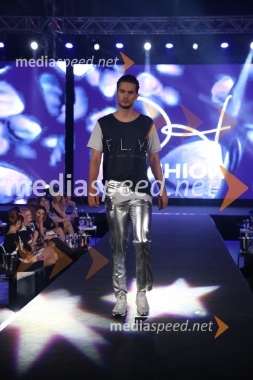 Terminal D8, modni spektakel