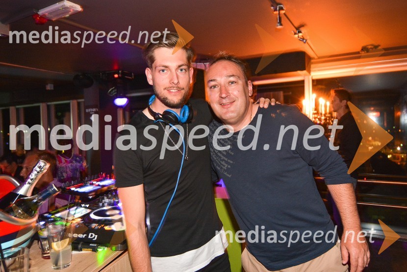  Timotej  Gradišnik – TIMO G, didžej;  DJ SimoniPenthouse Clubbing & Martini Racing: DJ BRINA Knauss