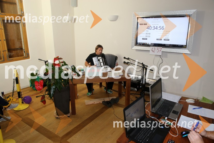  Bojan Kovačič, glasbenikDan odprtih kleti 2016, Radgonske gorice