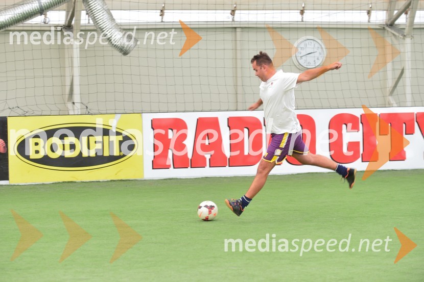 Nogometna tekma med gostinci in vinarji