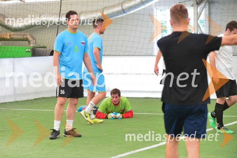  Robert Fišer;  Jure Veber, nogometaš Vinske reprezentance Slovenije;  ... Nogometna tekma med gostinci in vinarji