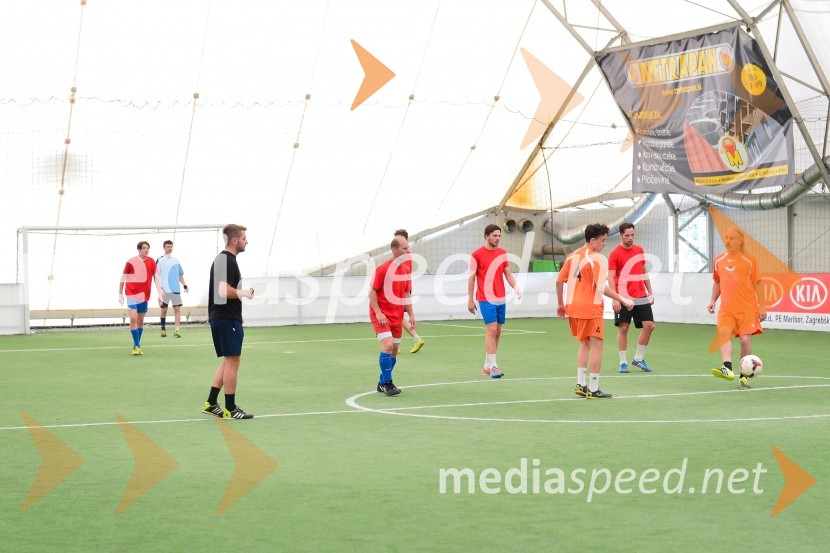 Nogometna tekma med gostinci in vinarji