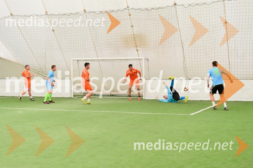 Nogometna tekma med gostinci in vinarji