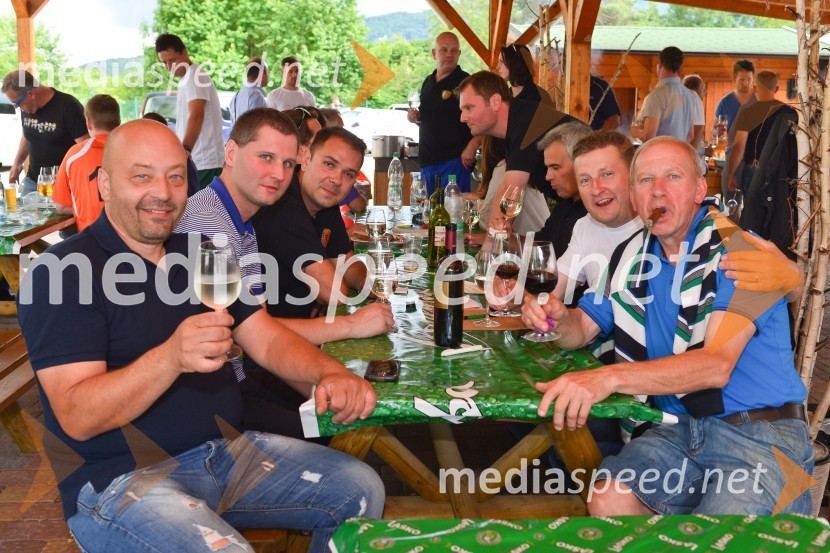  Boštjan Protner, vinar, Hiša Joannes Protner;  ... ;  ... ;  Danilo Steyer,   vinar, Steyer Vina; vinski vitez, predsednik Vinske reprezentance Slovenije;  ... Nogometna tekma med gostinci in vinarji