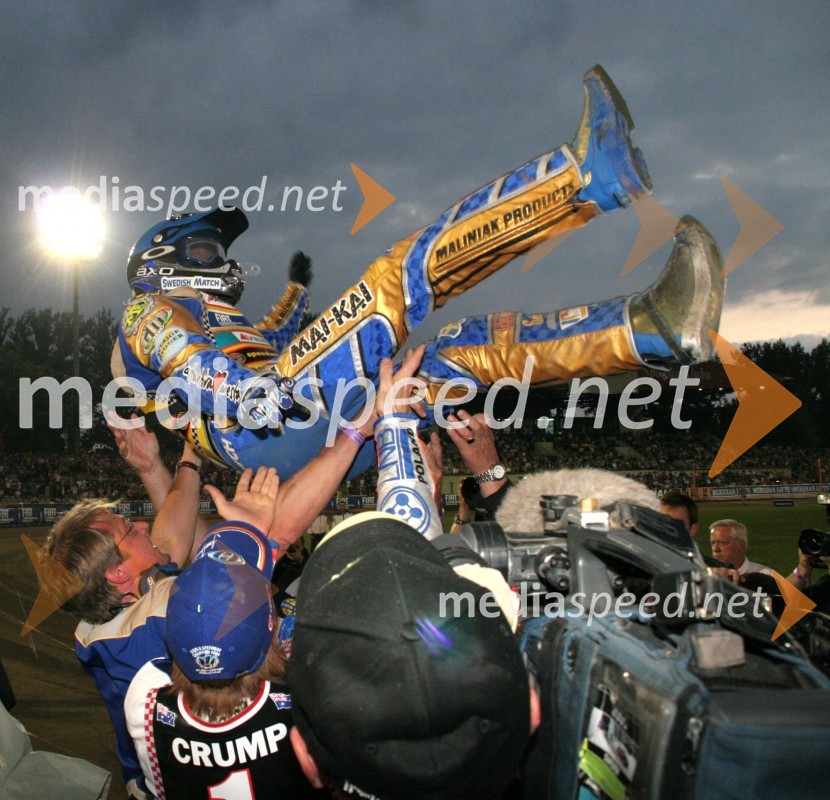Tony Rickardsson, Švedska med proslavljanjem ob osvojitvi naslova svetovnega prvakaSPEEDWAY, Speedway Grand Prix - VN Poljske 2005 dirka