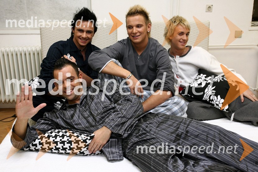 Skupina CasanovaZnani Slovenci v pižamah