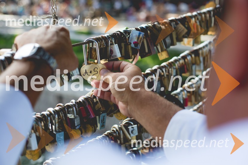Andrej Vizjak in Sonja Bajc, predporočno fotografiranje v Ljubljani