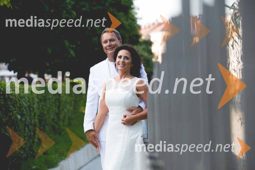dr. Andrej Vizjak, ustanovitelj in partner AV.consulting;  Sonja Vizjak, ustanoviteljica in partnerica AV.consultingAndrej Vizjak in Sonja Bajc, predporočno fotografiranje v Ljubljani