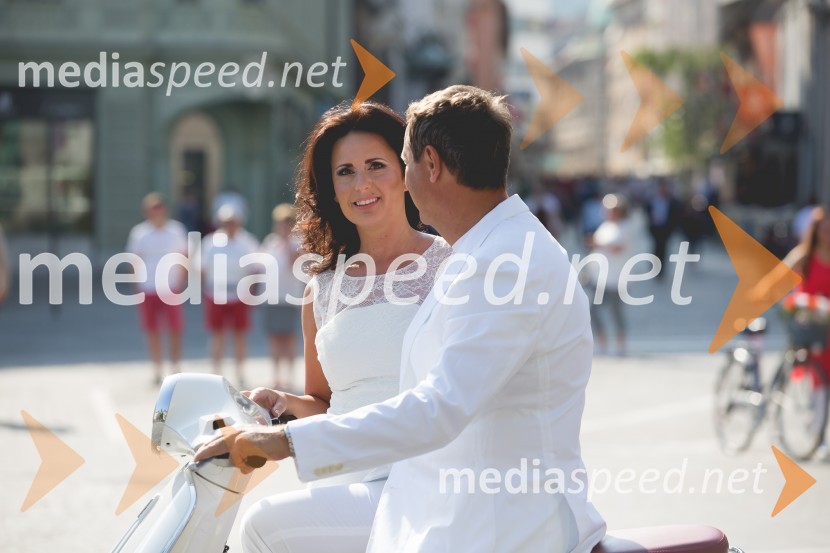  Sonja Vizjak, ustanoviteljica in partnerica AV.consulting; dr. Andrej Vizjak, ustanovitelj in partner AV.consultingAndrej Vizjak in Sonja Bajc, predporočno fotografiranje v Ljubljani