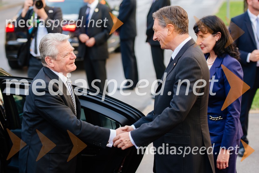  Joachim Gauck, predsednik Zvezne republike Nemčije;  Borut Pahor, predsednik Republike Slovenije;  Tanja Pečar, odvetnicaOsrednja proslava ob dnevu državnosti 2016