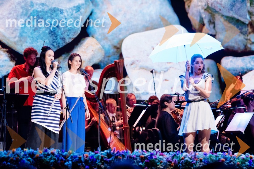  Tinkara Kovač, glasbenica;  Lea Sirk, pevka;  ... Osrednja proslava ob dnevu državnosti 2016