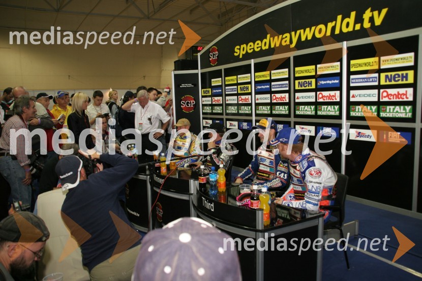 Tiskovna konferenca, z leve: Tony Rickardsson, Švedska; Lee Richardson, Velika Britanija; Tomasz Gollob, Poljska in Jason Crump, AvstralijaSPEEDWAY, Speedway Grand Prix - VN Poljske 2005 dirka