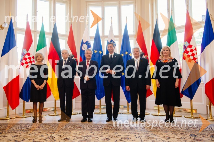  ... ;  Sergio Mattarello, predsednik Republike Italije;  Heinz Fischer, avstrijski predsednik;  Borut Pahor, predsednik Republike Slovenije;  Joachim Gauck, predsednik Zvezne republike Nemčije;  Kolinda Grabar-Kitarović, Predsednica Republike HrvaškeOsrednja proslava ob dnevu državnosti 2016