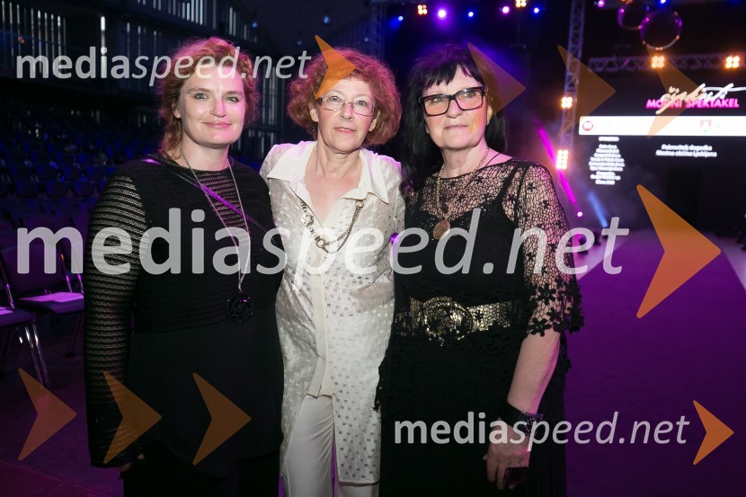  Urška Pagon Guček, modna kreatorka;  Damiana Bitežnik Logar, modna kreatorka;  Lidija Anzelm, modna kreatorkaČipkasti modni spektakel