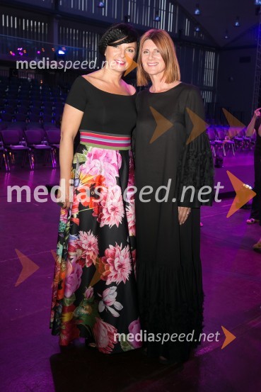  Tanja Zorn Grželj, modna kreatorka;  Maja Štamol Droljc, modna oblikovalkaČipkasti modni spektakel