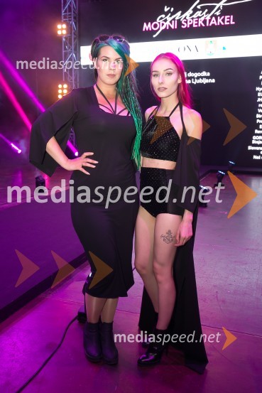  ... ;  Sara Briški Cirman - Raiven, pevka, harfistkaČipkasti modni spektakel