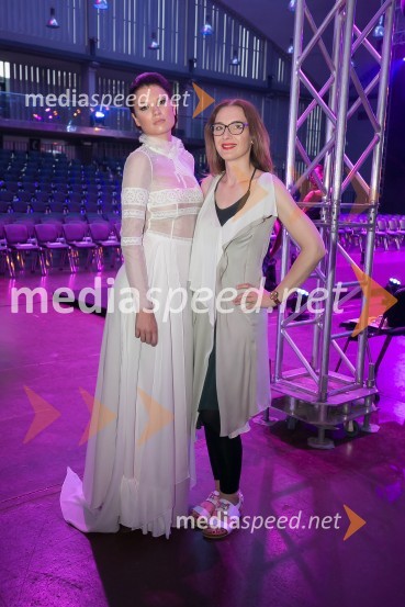  Daša Podržaj, manekenka;  Mojca Celin, modna oblikovalkaČipkasti modni spektakel