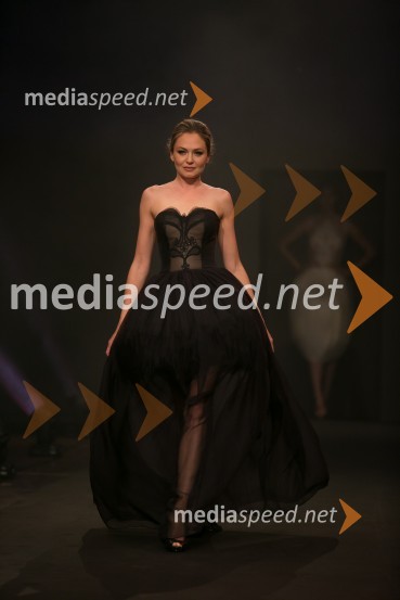  Iryna  Osypenko, manekenkaČipkasti modni spektakel