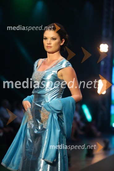  Daša Podržaj, manekenkaČipkasti modni spektakel