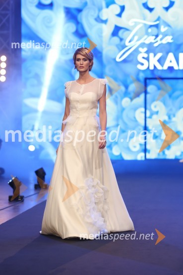   Zlata  Okugić, manekenkaČipkasti modni spektakel