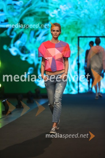  Tjaša  Kokalj Jerala, manekenka, voditeljicaČipkasti modni spektakel