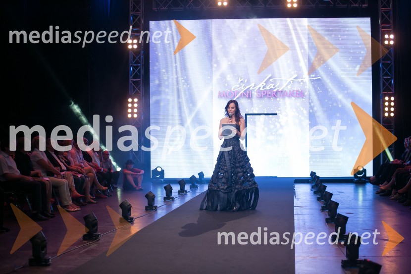  Lorella Flego, voditeljicaČipkasti modni spektakel