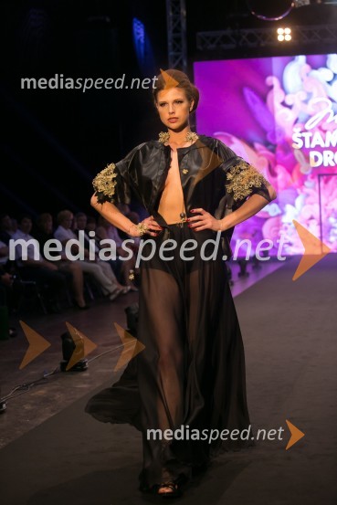  Karin Škufca, manekenkaČipkasti modni spektakel