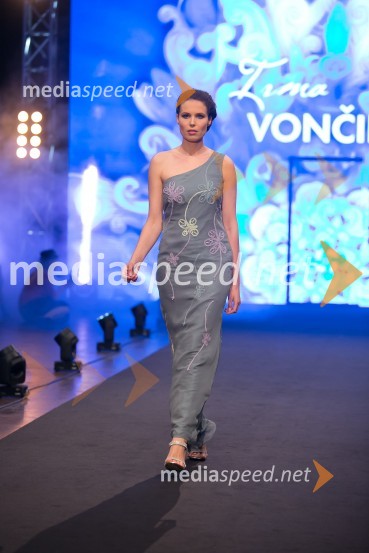  Barbara Petarka, manekenkaČipkasti modni spektakel