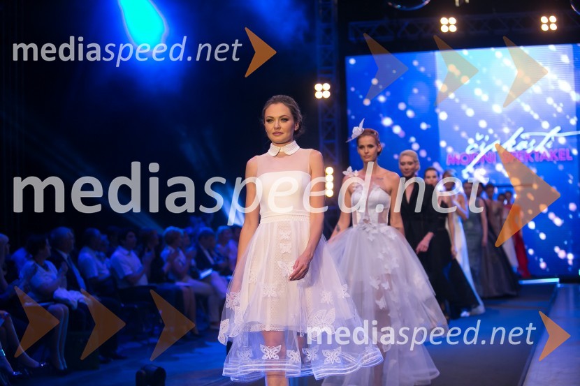  Iryna  Osypenko, manekenka;  Tjaša  Kokalj Jerala, manekenka, voditeljica;  Manca Simčič, manekenkaČipkasti modni spektakel