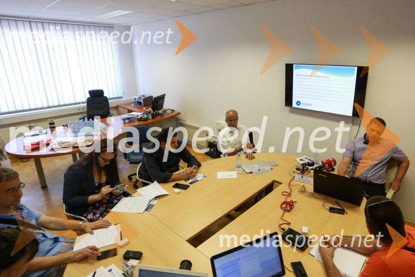 Solarni Hibridni Sistemi, predstavitev podjetja in izdelkovSolarni Hibridni Sistemi, predstavitev podjetja in izdelkov