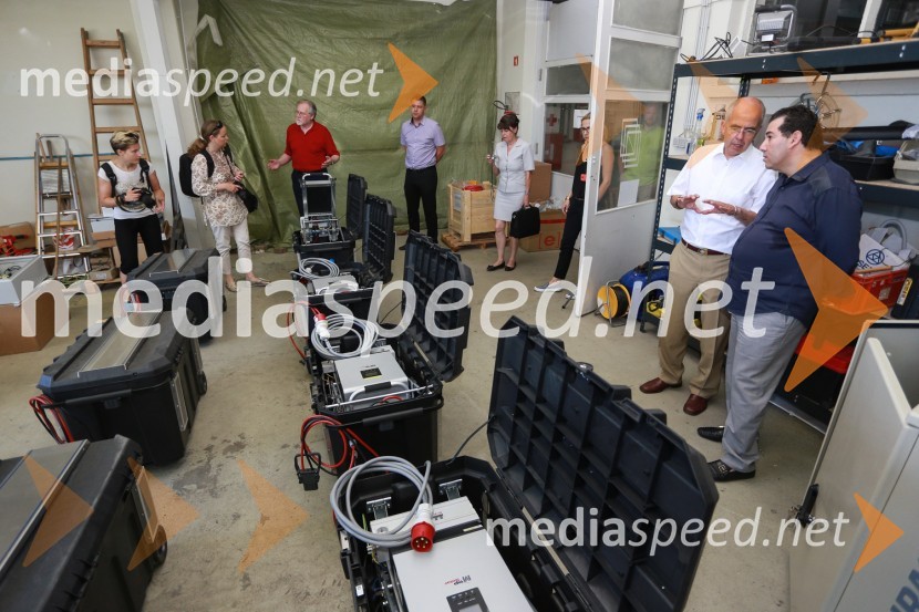 Solarni Hibridni Sistemi, predstavitev podjetja in izdelkovSolarni Hibridni Sistemi, predstavitev podjetja in izdelkov