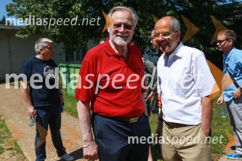  Marjan Bezjak, E-PROJEKTI d.o.o.;  Heinz-Peter Hochrainer,  direktor podjetja Solarni Hibridni Sistemi d o.o..Solarni Hibridni Sistemi, predstavitev podjetja in izdelkov